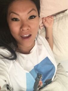 Asa Akira Nackt-Masturbationsvideo im Bett auf OnlyFans geleakt