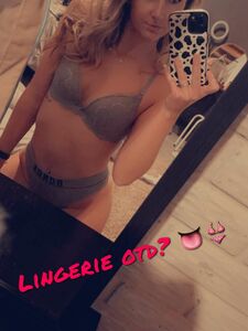 Little_queen_bee Blonde Teen Nudes