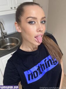 Luxusmädchen leakt Nacktfotos