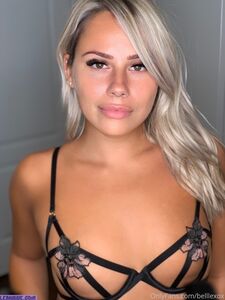 belllexox exklusive onlyfans geleakte Nacktbilder