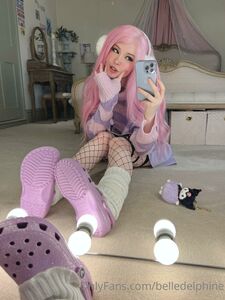 Belle Delphine Crocs Morados Conjunto Completo de Onlyfans Filtrado
