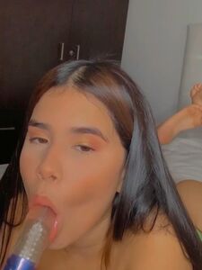 Video filtrado de Michelle Rabbit desnuda en bikini con vibrador de Onlyfans