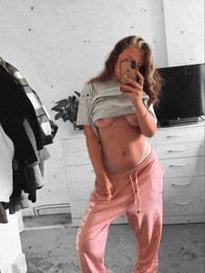 Nudes exclusivos de Emily Mills filtrados de OnlyFans