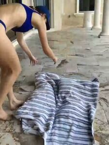 Amanda Cerny Entrenamiento Ab en Bikini Transmisión en Vivo Filtrada
