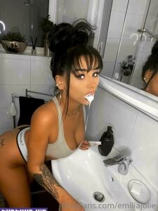 emiliajolie nuevas fotos desnudas calientes de onlyfans filtradas