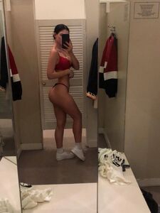 Las nuevas fotos desnudas filtradas de Sam Park en OnlyFans