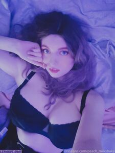 Milkshake à la pêche exclusif OnlyFans nus divulgués