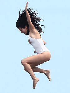 Ensemble Monopiece Transparent de Selena Gomez Fuité