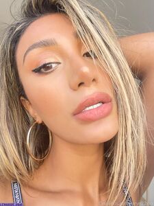 Laryn-18xxx exclusif OnlyFans nus fuités