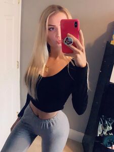 Laroseee nouvelles photos nues chaudes d'OnlyFans fuitées