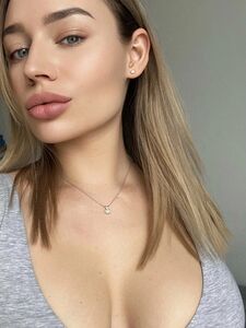 Aliceredlips OnlyFans : fuites de ses dernières photos nues
