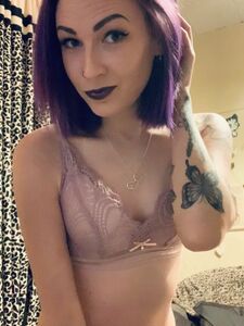 Nudes exclusifs de MsLucy sur OnlyFans fuités