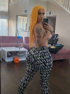 Lillycash exclusif OnlyFans nus divulgués