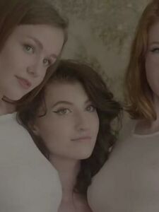 Emily Bloom Nude Lesbian Photoshoot Video Leaked