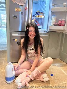 Belle Delphine Primo Post di Ritorno 2023 Set Onlyfans Trapelato