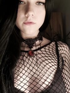 Elles Club nuove foto hot di OnlyFans trapelate