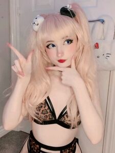 Le ultime foto trapelate di tette e fondoschiena nude della modella Rynkerbelle su TikTok sono di OnlyFans