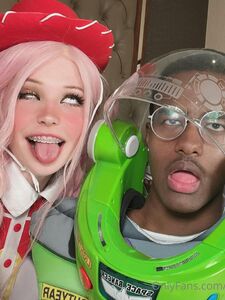 Belle Delphine Twomad Buzz Lightyear Onlyfans Set trapelato