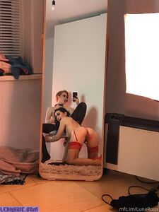 Nudi esclusivi di Luna Roux trapelati da OnlyFans