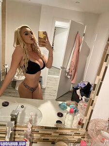 Fughe di foto nude di Kendra Sunderland su OnlyFans