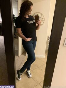 fughe di foto nude di nikki elliot su onlyfans