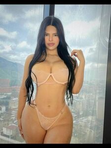 Kimberlyrdelgadoa nuove foto nude hot trapelate su OnlyFans