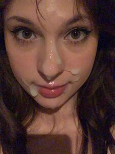 fughe di foto nude di annablossom su OnlyFans