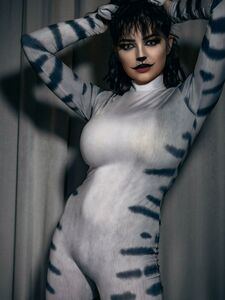 Tessa Fowler Nuda Tuta da Gatto Strip Set OnlyFans Trapelato