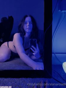 Alanarose8 OnlyFansがヌード写真を流出