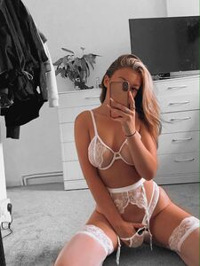 Emmillsxx 新しいホットなOnlyFansの流出ヌード