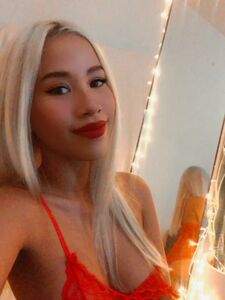nina cola onlyfans ヌード写真のリーク