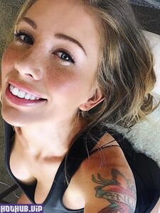 ココナッツキティのOnlyFansのヌード写真のリーク