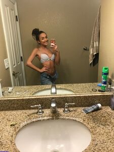 Nudes vazados exclusivos de Gabby Garcia no OnlyFans