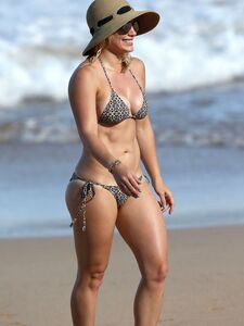 Hilary Duff Paparazzi Biquíni Praia Conjunto Vazado