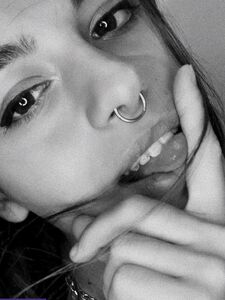 Vazaram as últimas fotos nuas de Lunaventura no OnlyFans.