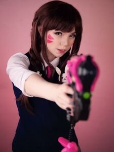 Caticorn brincando. D.Va. Overwatch. Colegial (15 fotos)