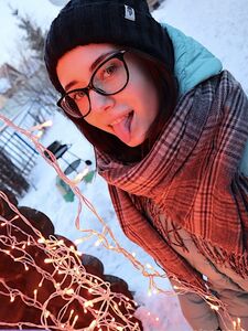 arilaviee эксклюзивные толькоfans утекшие обнаженные фото