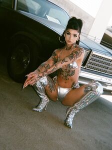 Тейлор Уайт слила в сеть свои последние обнаженные фотографии с OnlyFans.