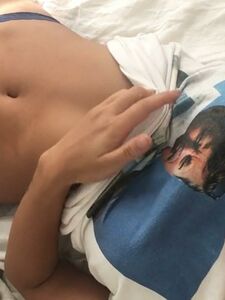 Видео с обнаженной Асой Акирой, мастурбирующей в постели (OnlyFans), просочилось в сеть.