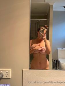 Дакота Джейд новые горячие утеченные нюды OnlyFans