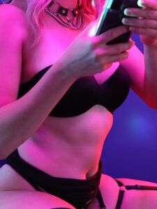 Майякрин onlyfans слила обнаженные фото