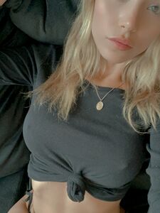 Melanie Pavola'ya ait OnlyFans'a özel sızdırılmış nudes