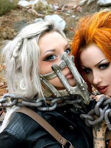 Kato ve Shellydinferno'nun Esir adlı eseri (46 resim)