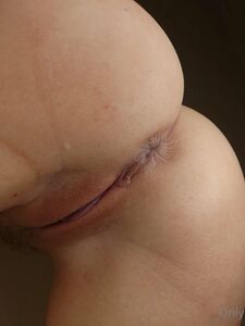 Tilly.fox'un OnlyFans hesabından çıplak fotoğrafları sızdırıldı.