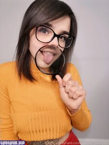 Lain'in OnlyFans hesabından çıplak fotoğrafları sızdırıldı.