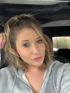 Misshannahnicole'un OnlyFans hesabından son çıplak fotoğrafları sızdırıldı.