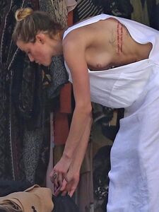 Amber Heard'ün çıplak fotoğrafları sızdırıldı.