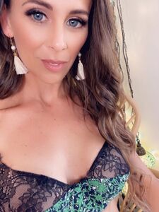 Cherie Deville 新的热门 OnlyFans 泄露裸照