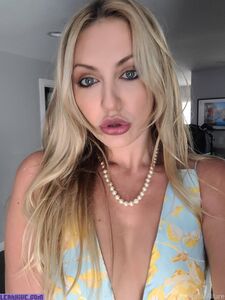 Adira独家OnlyFans泄露的裸照