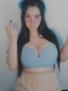 Sarahbustani OnlyFans 最新裸照泄露